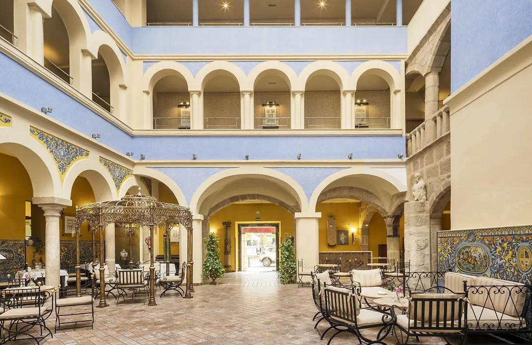 Hotel Ilunion Mérida Palace-1
